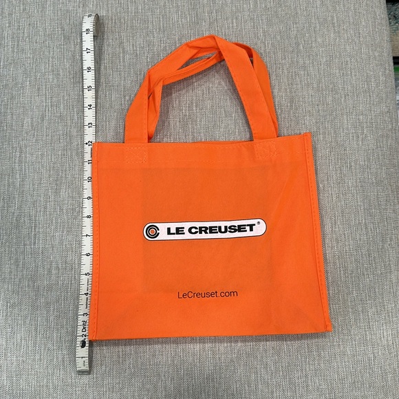 🎅🏽🎄 NWT! Set of Two Le Creuset Holiday Mugs and Le Creuset Tote! - Picture 11 of 13